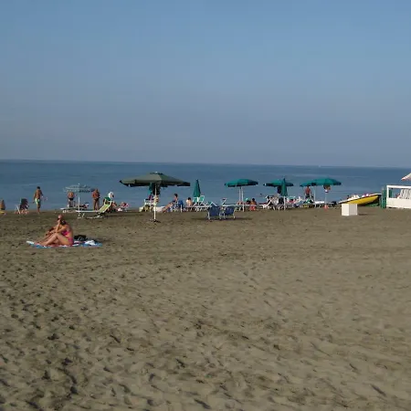 Nyaraló Happy House Mare Di Roma Lido di Ostia